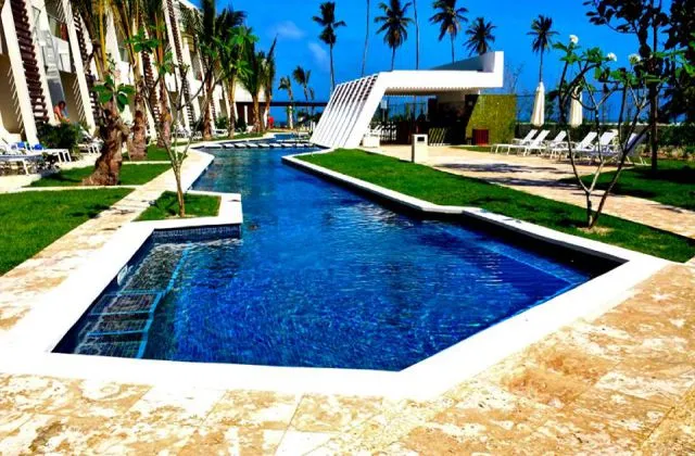 Hotel All Inclusive Now Onyx Punta Cana Preferred Club pool